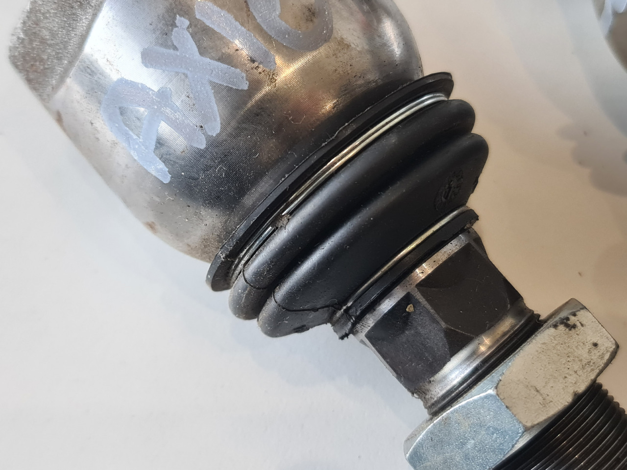 Claas Axion Przegub Kulkowy - Barra de acoplamiento para Maquinaria agrícola: foto 4 Claas Axion Przegub Kulkowy - Barra de acoplamiento para Maquinaria agrícola: foto 4