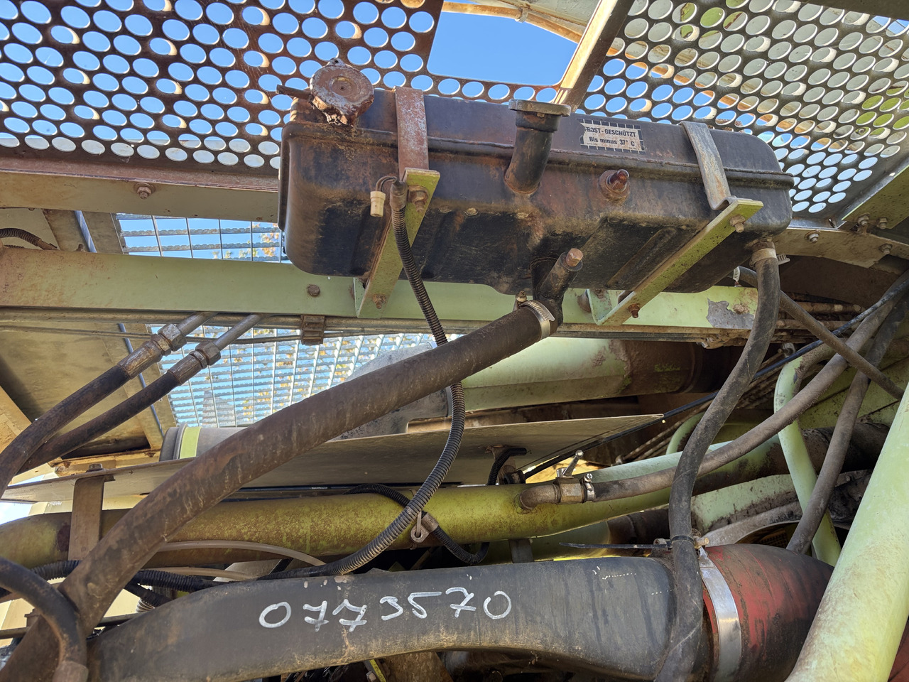 Claas Jaguar 820 840 860 Dodatkowy Zbiornik Paliwa 00 0076 141 0 0000761410 - Depósito de combustible para Maquinaria agrícola: foto 2 Claas Jaguar 820 840 860 Dodatkowy Zbiornik Paliwa 00 0076 141 0 0000761410 - Depósito de combustible para Maquinaria agrícola: foto 2