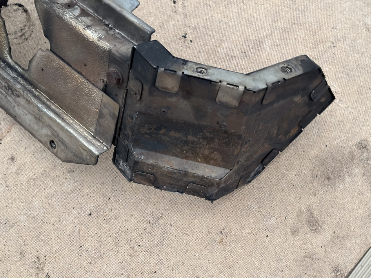 Claas Lexion 780 Izolacja Silnika Pokrywa Maska Obudowa Tylna 00 0781 205 0 0007812050 - Capota para Cosechadora de granos: foto 2 Claas Lexion 780 Izolacja Silnika Pokrywa Maska Obudowa Tylna 00 0781 205 0 0007812050 - Capota para Cosechadora de granos: foto 2