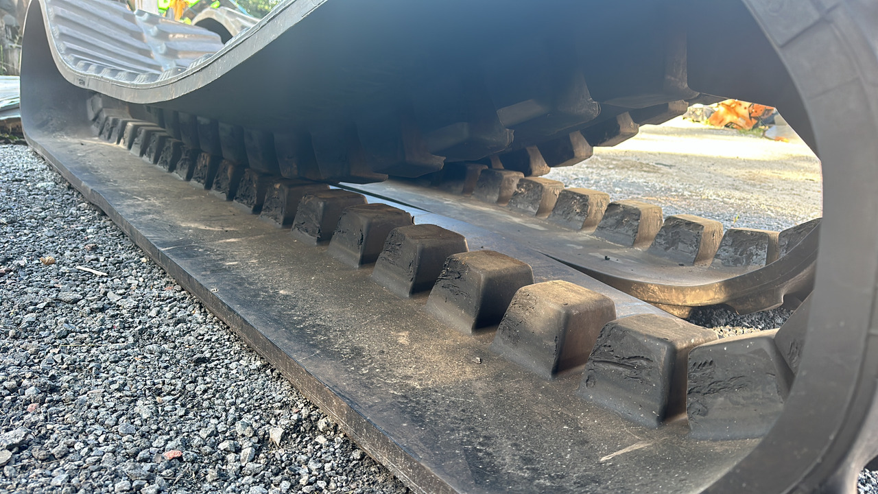 Claas Lexion Gąsienice gumowe 635cm - Oruga para Maquinaria agrícola: foto 1 Claas Lexion Gąsienice gumowe 635cm - Oruga para Maquinaria agrícola: foto 1