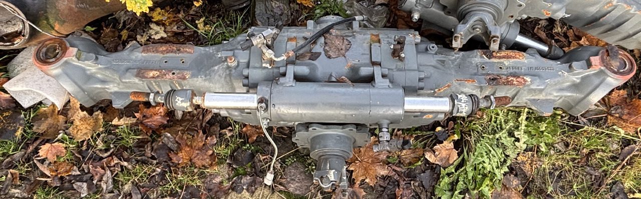 Claas Scorpion 635 Wałek Przegubowy Czop Obudowa Przedniej Osi Pochwa Hamulec - Eje delantero para Tractor: foto 1 Claas Scorpion 635 Wałek Przegubowy Czop Obudowa Przedniej Osi Pochwa Hamulec - Eje delantero para Tractor: foto 1