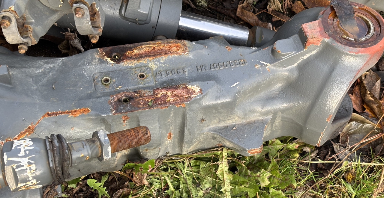 Claas Scorpion 635 Wałek Przegubowy Czop Obudowa Przedniej Osi Pochwa Hamulec - Eje delantero para Tractor: foto 3 Claas Scorpion 635 Wałek Przegubowy Czop Obudowa Przedniej Osi Pochwa Hamulec - Eje delantero para Tractor: foto 3