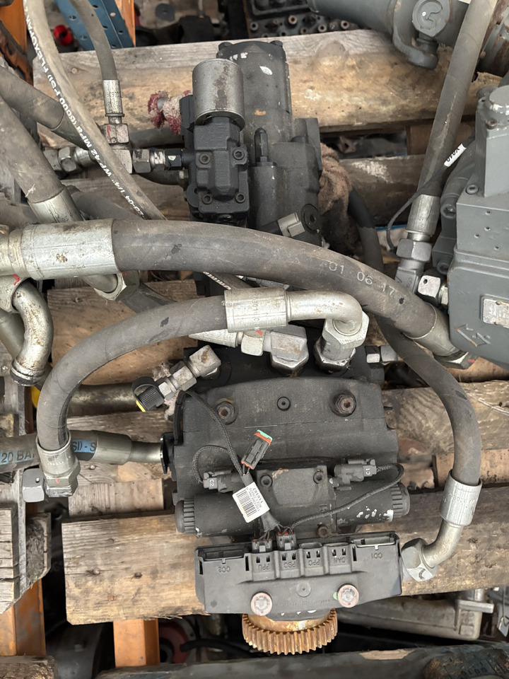 Claas Scorpion 736 Pompa Hydrauliczna - Bomba hidráulica para Maquinaria agrícola: foto 3 Claas Scorpion 736 Pompa Hydrauliczna - Bomba hidráulica para Maquinaria agrícola: foto 3