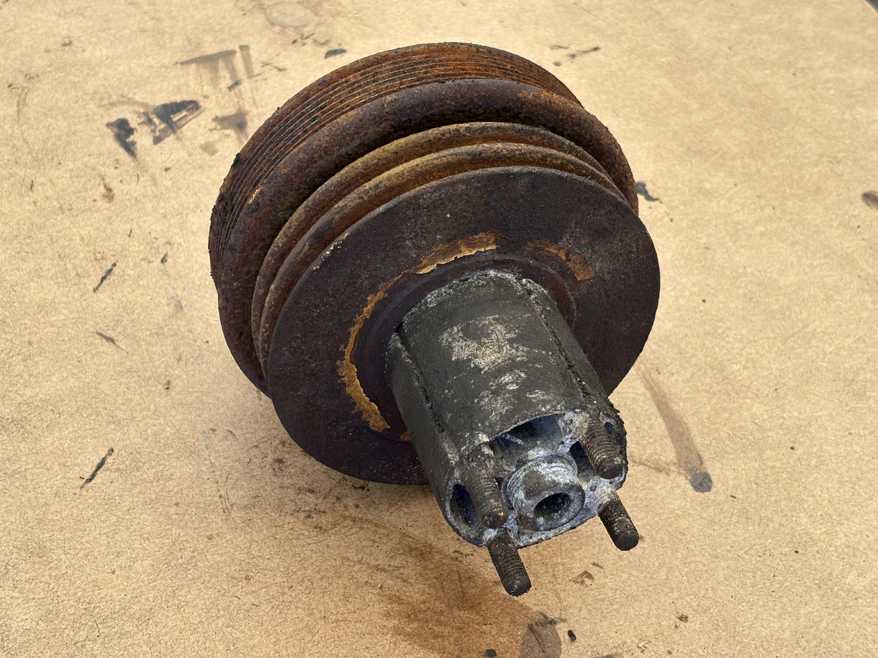 Cummins 8.3 6CT 6CTA 6CTAA Koło wentylatora Napęd - Ventilador: foto 2 Cummins 8.3 6CT 6CTA 6CTAA Koło wentylatora Napęd - Ventilador: foto 2