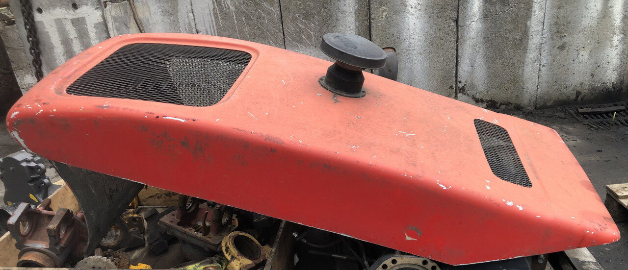 Faresin-maska/pokrywa silnika - Capota para Maquinaria agrícola: foto 1 Faresin-maska/pokrywa silnika - Capota para Maquinaria agrícola: foto 1