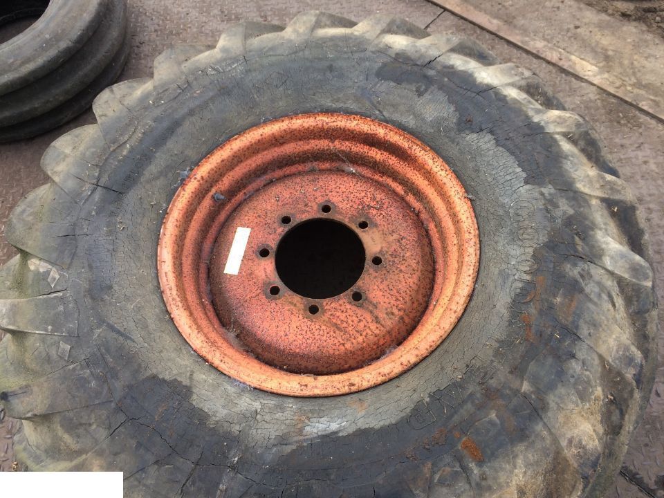 Felga Claas Dominator 16x28 OPONA GOODYEAR GRATIS! - Rueda completa para Maquinaria agrícola: foto 1 Felga Claas Dominator 16x28 OPONA GOODYEAR GRATIS! - Rueda completa para Maquinaria agrícola: foto 1