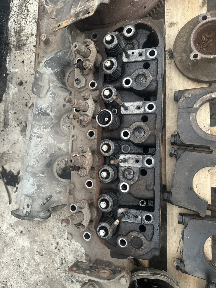 Fiat 780dt Fiat 8045 głowica cylindrów , klawiatura głowicy , rozrząd , części - Cabezal de bloque para Maquinaria agrícola: foto 1 Fiat 780dt Fiat 8045 głowica cylindrów , klawiatura głowicy , rozrząd , części - Cabezal de bloque para Maquinaria agrícola: foto 1
