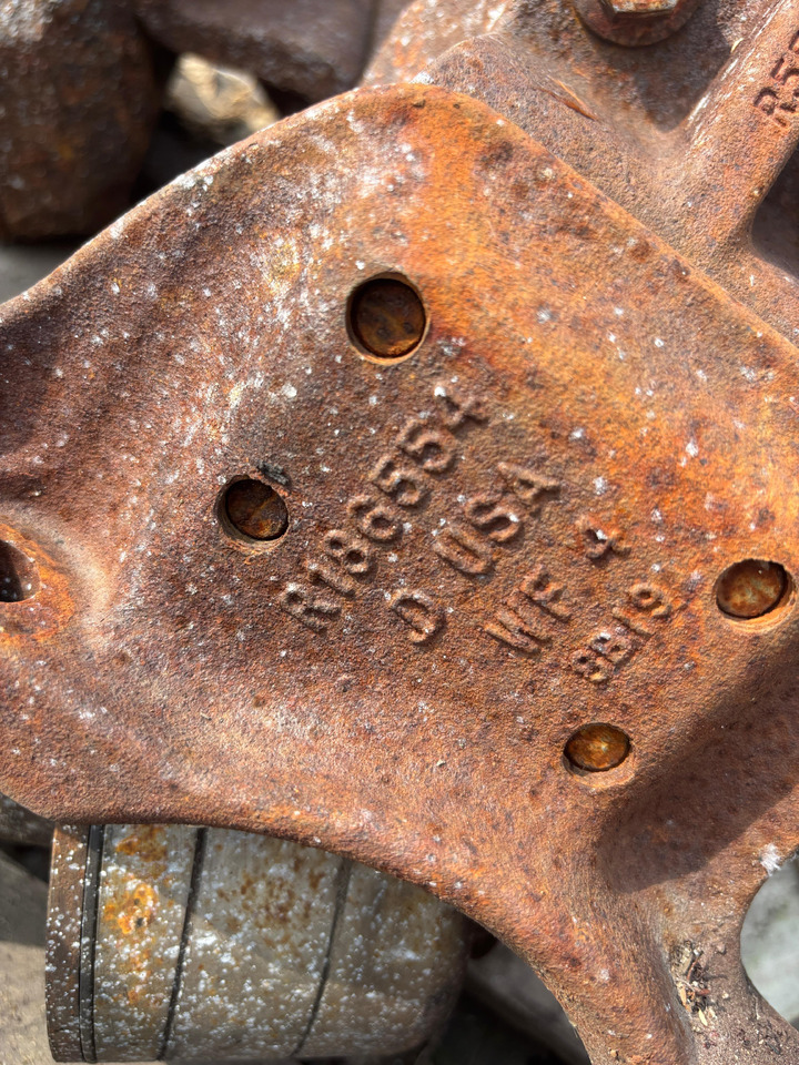 JOHN DEERE Lewy wspornik błotnika Przedłużenie podstawy R186554  R559710 - Carrocería y exterior para Maquinaria agrícola: foto 3 JOHN DEERE Lewy wspornik błotnika Przedłużenie podstawy R186554  R559710 - Carrocería y exterior para Maquinaria agrícola: foto 3