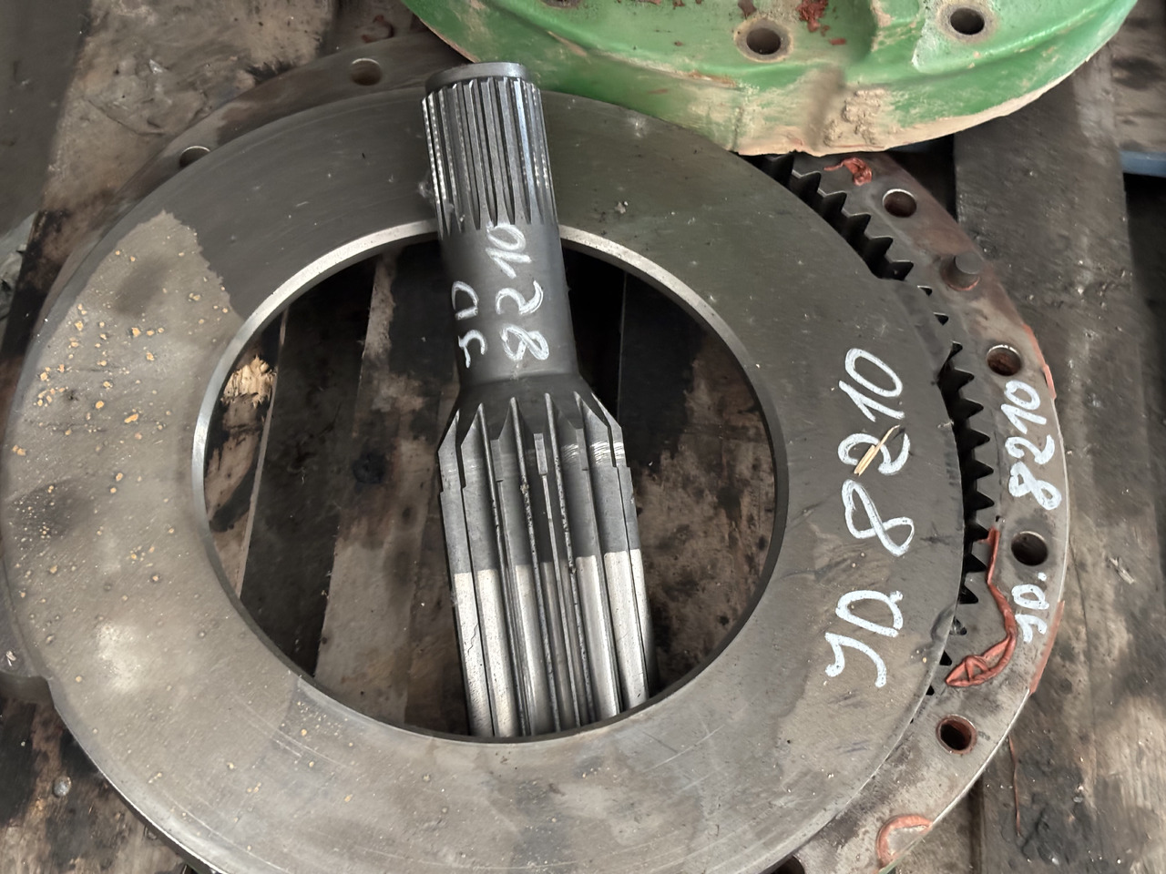 John Deere 8330 8370 Zwolnica Tylna Obudowa Wał R156486 R174225 R156486 R314670 R296985 R560119 - Mando final para Maquinaria agrícola: foto 2 John Deere 8330 8370 Zwolnica Tylna Obudowa Wał R156486 R174225 R156486 R314670 R296985 R560119 - Mando final para Maquinaria agrícola: foto 2