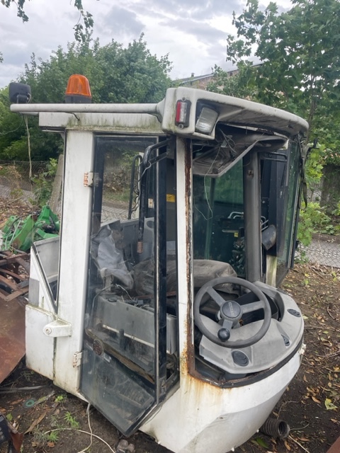 Liebherr L544 kabina części - Cabina para Maquinaria de construcción: foto 3 Liebherr L544 kabina części - Cabina para Maquinaria de construcción: foto 3