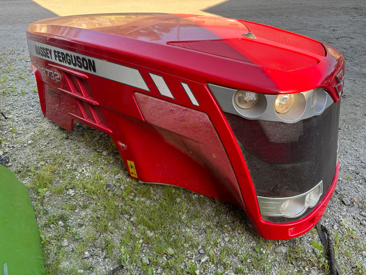 Massey Fergusson 8732 Dyna-VT - maska silnika - Capota para Tractor: foto 2 Massey Fergusson 8732 Dyna-VT - maska silnika - Capota para Tractor: foto 2