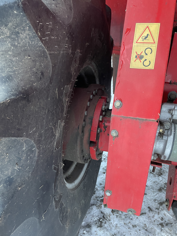 Massey Fergusson MF 30 - kombajn - części kabina sieczkarnia koła most zwolnica - Mando final para Maquinaria agrícola: foto 5 Massey Fergusson MF 30 - kombajn - części kabina sieczkarnia koła most zwolnica - Mando final para Maquinaria agrícola: foto 5