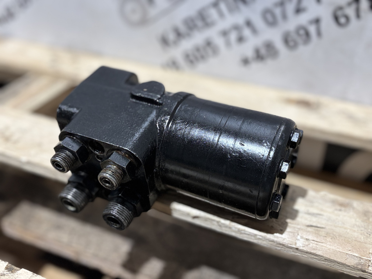 New Holland Orbitrol T6070 T6080 T6090 T7060 T7070 CASE Puma 47136607 - Bomba de dirección para Maquinaria agrícola: foto 3 New Holland Orbitrol T6070 T6080 T6090 T7060 T7070 CASE Puma 47136607 - Bomba de dirección para Maquinaria agrícola: foto 3