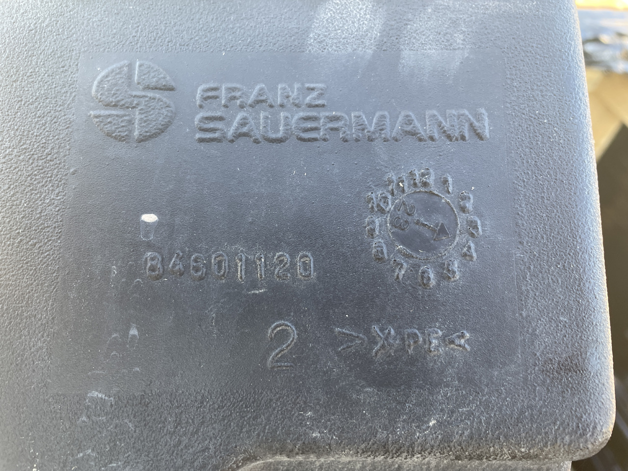 New Holland T7 - zbiornik paliwa 84601120 - Sistema de combustible para Maquinaria agrícola: foto 2 New Holland T7 - zbiornik paliwa 84601120 - Sistema de combustible para Maquinaria agrícola: foto 2