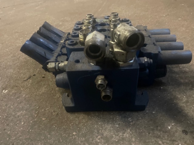 Rozdzielacz rexroth ASX01 deutz fahr Agrovector - Hidráulica para Camión: foto 1 Rozdzielacz rexroth ASX01 deutz fahr Agrovector - Hidráulica para Camión: foto 1