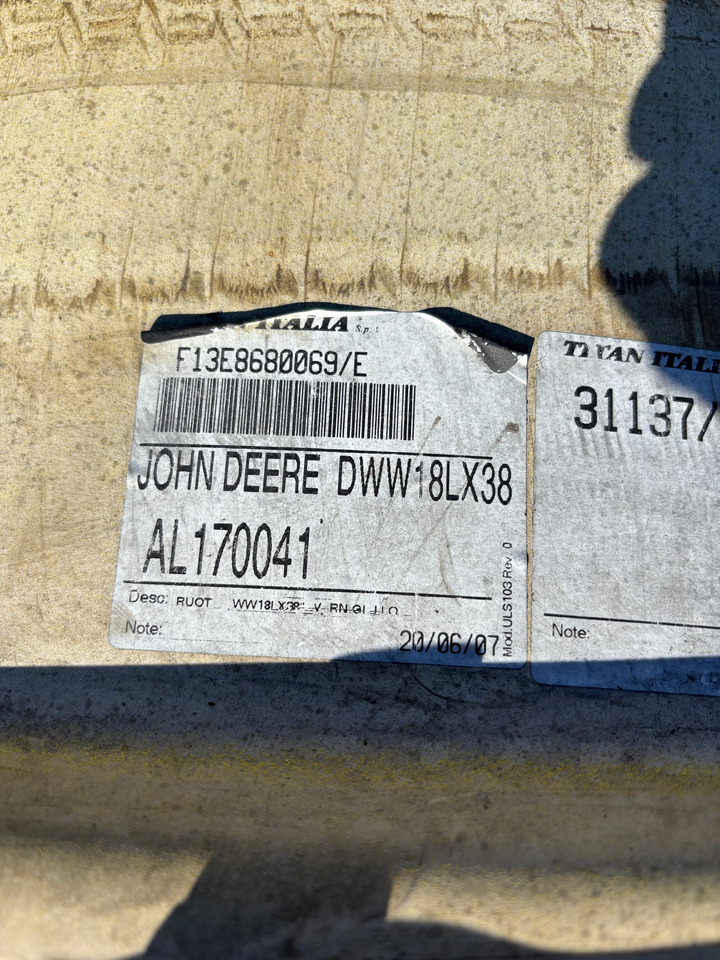 Titan DWW18LX38 John Deere AL170041 Felga 18 x 38 - Llanta para Maquinaria agrícola: foto 2 Titan DWW18LX38 John Deere AL170041 Felga 18 x 38 - Llanta para Maquinaria agrícola: foto 2