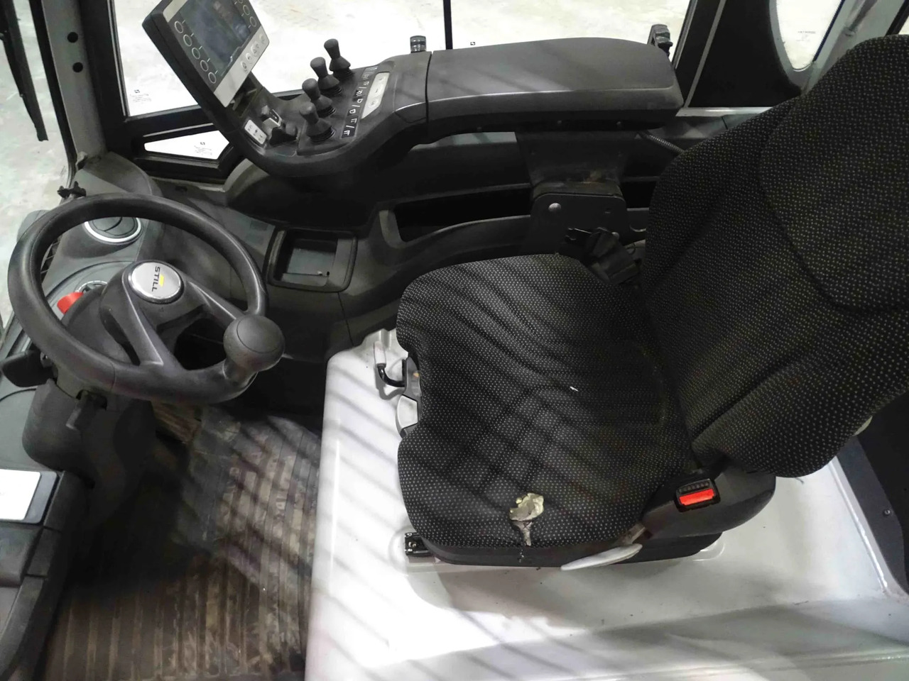 STILL RX60-30L - Carretilla elevadora eléctrica: foto 4 STILL RX60-30L - Carretilla elevadora eléctrica: foto 4