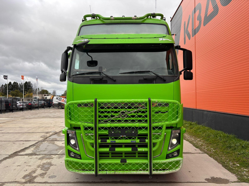 Volvo FH 16 600 6x2 GLOBE XXL ! / HYDRAULICS / RETARDER / DOUBLE BOGIE - Cabeza tractora: foto 3 Volvo FH 16 600 6x2 GLOBE XXL ! / HYDRAULICS / RETARDER / DOUBLE BOGIE - Cabeza tractora: foto 3