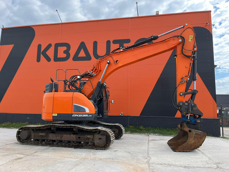 Doosan DX 235 LCR-5 3 D / ROTOTILT / CENTRAL LUBRICATION / AC - Excavadora de cadenas: foto 5 Doosan DX 235 LCR-5 3 D / ROTOTILT / CENTRAL LUBRICATION / AC - Excavadora de cadenas: foto 5
