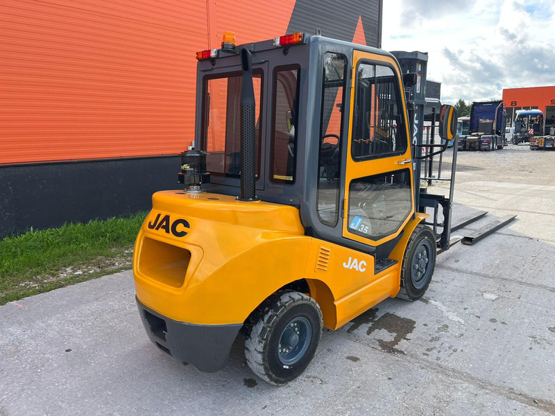 Jac CPCD 35 J RATED CAPACITY 3500 kg / LIFTING HEIGHT 4800 mm - Carretilla elevadora diésel: foto 5 Jac CPCD 35 J RATED CAPACITY 3500 kg / LIFTING HEIGHT 4800 mm - Carretilla elevadora diésel: foto 5