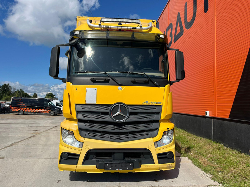 Mercedes-Benz Actros 2545 6x2*4 BOX L=7400mm - Camión caja cerrada: foto 2 Mercedes-Benz Actros 2545 6x2*4 BOX L=7400mm - Camión caja cerrada: foto 2