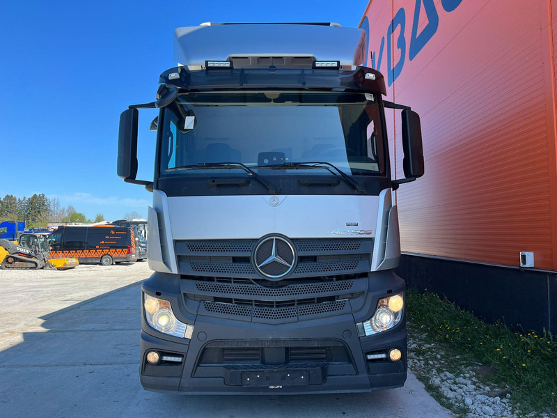Mercedes-Benz Actros 2551 6x2 FOR SALE AS CHASSIS / CHASSIS L=7600 mm - Camión chasis: foto 2 Mercedes-Benz Actros 2551 6x2 FOR SALE AS CHASSIS / CHASSIS L=7600 mm - Camión chasis: foto 2