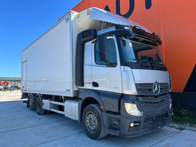 Mercedes-Benz Actros 2551 6x2 LUMIKKO L7 / BOX L=7609 mm - Camión frigorífico: foto 4 Mercedes-Benz Actros 2551 6x2 LUMIKKO L7 / BOX L=7609 mm - Camión frigorífico: foto 4