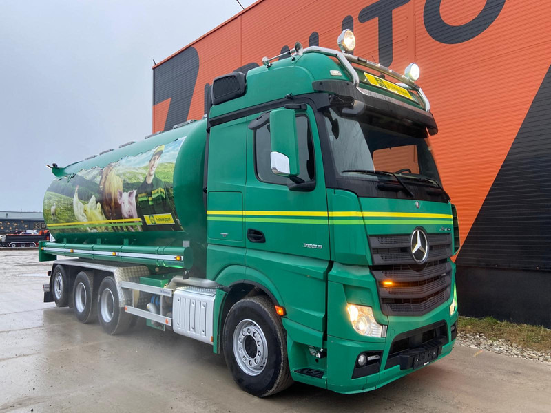Mercedes-Benz Actros 3563 8x4*4 RETARDER / TANK 34000 l - Camión cisterna: foto 4 Mercedes-Benz Actros 3563 8x4*4 RETARDER / TANK 34000 l - Camión cisterna: foto 4