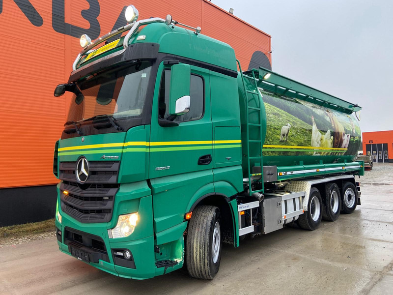 Mercedes-Benz Actros 3563 8x4*4 RETARDER / TANK 34000 l - Camión cisterna: foto 2 Mercedes-Benz Actros 3563 8x4*4 RETARDER / TANK 34000 l - Camión cisterna: foto 2
