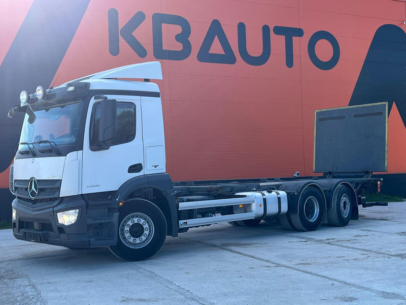 Mercedes-Benz Antos 2535 6x2*4 CHASSIS L=7788 mm - Camión portacontenedore/ Intercambiable: foto 1 Mercedes-Benz Antos 2535 6x2*4 CHASSIS L=7788 mm - Camión portacontenedore/ Intercambiable: foto 1