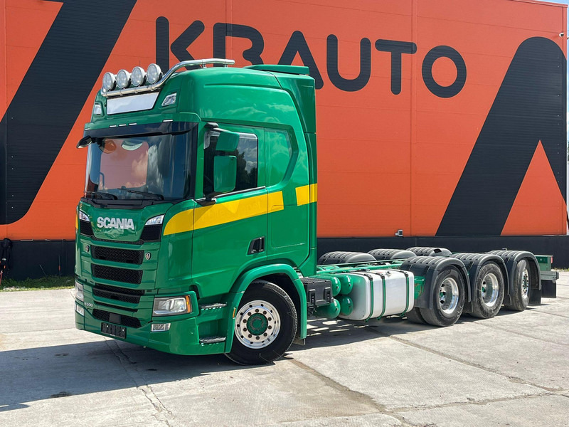 Scania R500 8x4*4 9 TON FRONT AXLE / PTO / RETARDER / CHASSIS L=7420 mm - Camión chasis: foto 1 Scania R500 8x4*4 9 TON FRONT AXLE / PTO / RETARDER / CHASSIS L=7420 mm - Camión chasis: foto 1