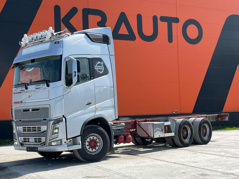 Volvo FH 16 750 6x4 9 TON FRONT AXLE / RETARDER / PTO / CHASSIS L=7856 mm - Camión chasis: foto 1 Volvo FH 16 750 6x4 9 TON FRONT AXLE / RETARDER / PTO / CHASSIS L=7856 mm - Camión chasis: foto 1