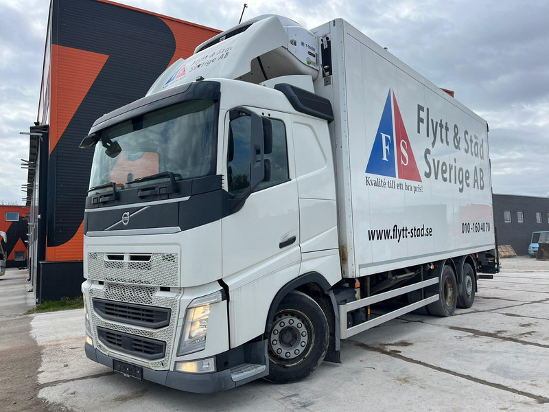 Volvo FH 460 6x2*4 T-1000R / Box L=7437 mm - Camión frigorífico: foto 2 Volvo FH 460 6x2*4 T-1000R / Box L=7437 mm - Camión frigorífico: foto 2