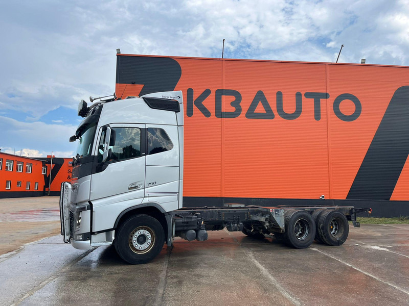 Leasing de Volvo FH 750 6x4 CHASSIS L=6970 / RETARDER / PTO / TANDEM AXLE LIFT Volvo FH 750 6x4 CHASSIS L=6970 / RETARDER / PTO / TANDEM AXLE LIFT: foto 8 Leasing de Volvo FH 750 6x4 CHASSIS L=6970 / RETARDER / PTO / TANDEM AXLE LIFT Volvo FH 750 6x4 CHASSIS L=6970 / RETARDER / PTO / TANDEM AXLE LIFT: foto 8