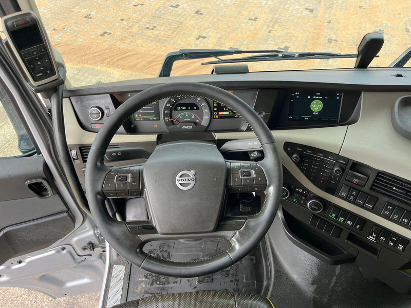 Leasing de Volvo FH 750 6x4 CHASSIS L=6970 / RETARDER / PTO / TANDEM AXLE LIFT Volvo FH 750 6x4 CHASSIS L=6970 / RETARDER / PTO / TANDEM AXLE LIFT: foto 14 Leasing de Volvo FH 750 6x4 CHASSIS L=6970 / RETARDER / PTO / TANDEM AXLE LIFT Volvo FH 750 6x4 CHASSIS L=6970 / RETARDER / PTO / TANDEM AXLE LIFT: foto 14