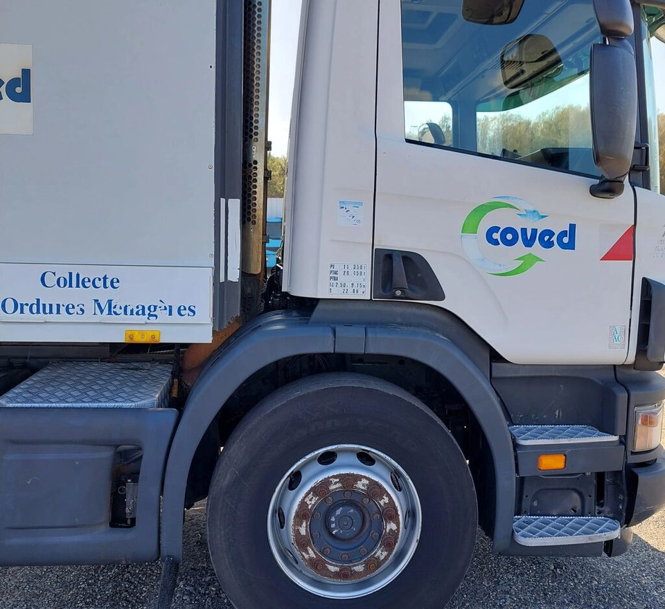 Scania 94D 300 - Camión de basura: foto 4 Scania 94D 300 - Camión de basura: foto 4