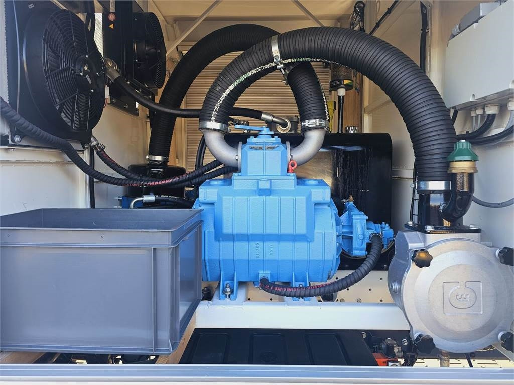 Limpieza de alcantarillado Renault GAMA KANRO KOMBI 5000 WUKO FOR CHANNEL CLEANING: foto 11