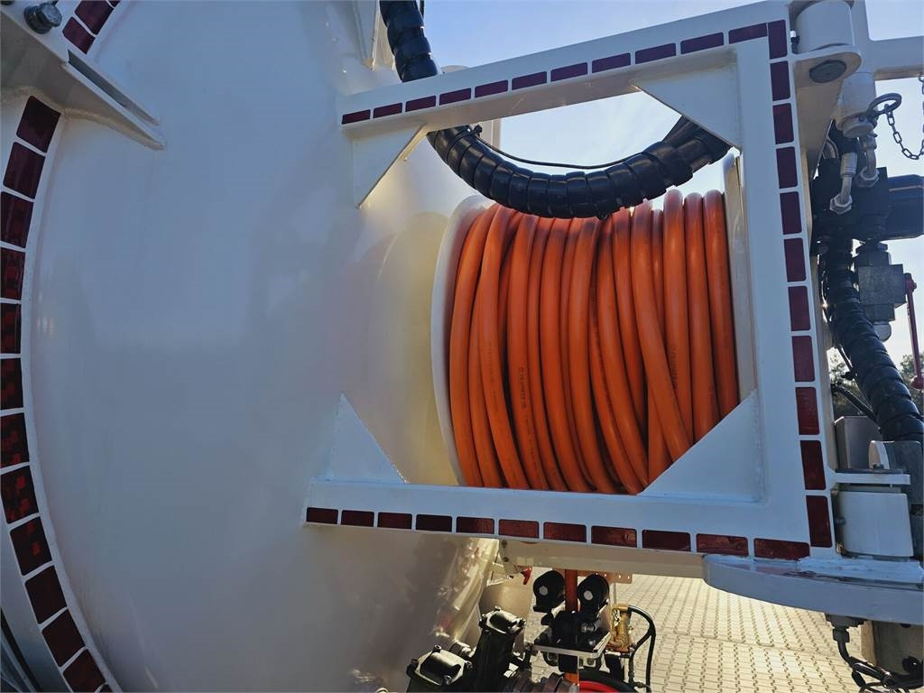 Limpieza de alcantarillado Renault GAMA KANRO KOMBI 5000 WUKO FOR CHANNEL CLEANING: foto 15