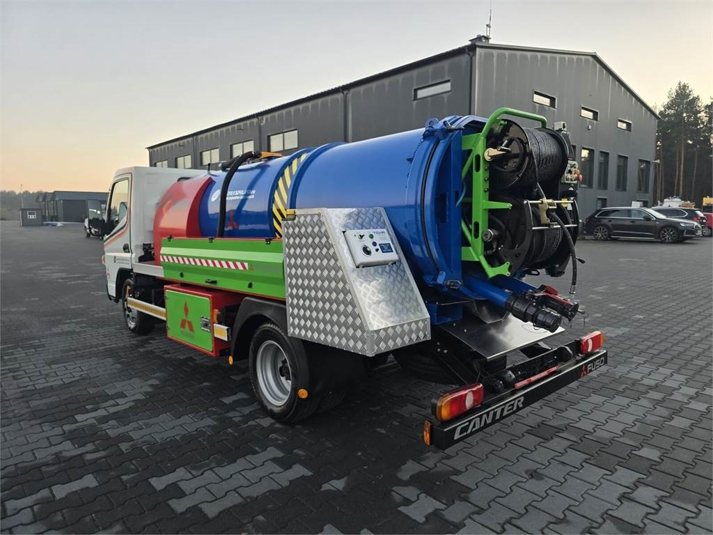 Mitsubishi ROM KOKS SMART COMBI WUKO HOT WATER FOR CLEANING S  - Vehículo municipal: foto 5 Mitsubishi ROM KOKS SMART COMBI WUKO HOT WATER FOR CLEANING S  - Vehículo municipal: foto 5