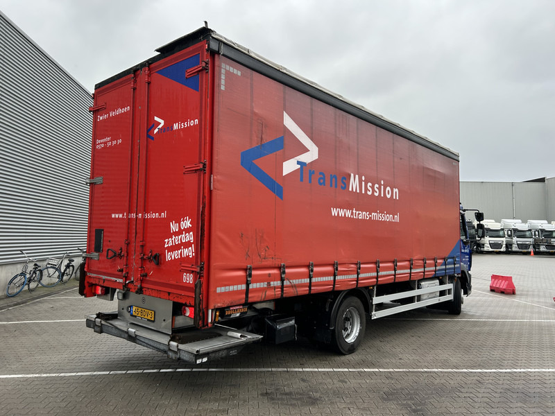 DAF LF 210 FA / 12 Ton / 471 dkm / Curtainside / Loadlift / APK TUV 06-26 - Camión lona: foto 2 DAF LF 210 FA / 12 Ton / 471 dkm / Curtainside / Loadlift / APK TUV 06-26 - Camión lona: foto 2