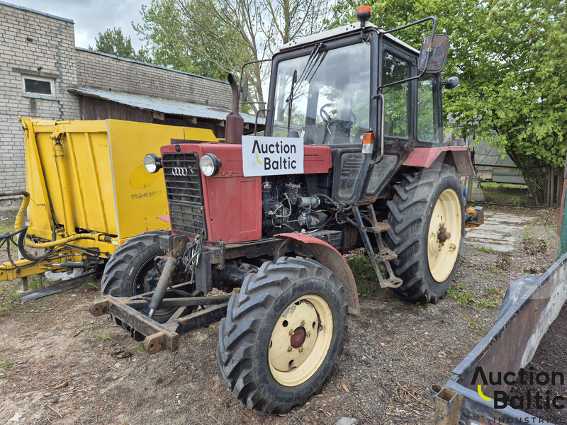 Belarus MTZ 82.1 - Tractor: foto 1 Belarus MTZ 82.1 - Tractor: foto 1