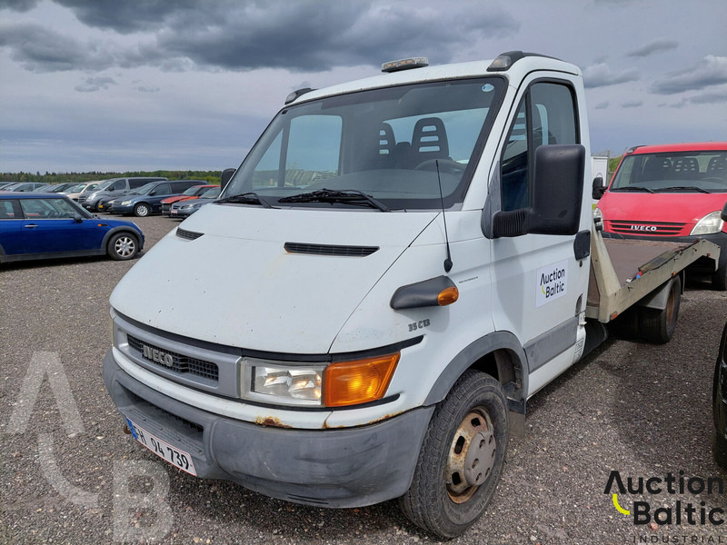 Iveco 35C 13 - Grua de remolque autos: foto 1 Iveco 35C 13 - Grua de remolque autos: foto 1