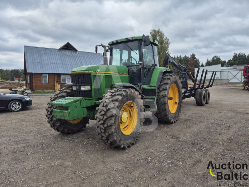 John Deere 7700 - Remolque forestal: foto 1 John Deere 7700 - Remolque forestal: foto 1