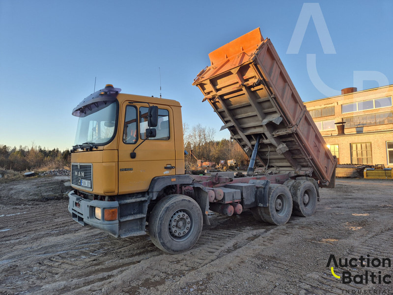 MAN 26.422 - Camión volquete: foto 1 MAN 26.422 - Camión volquete: foto 1