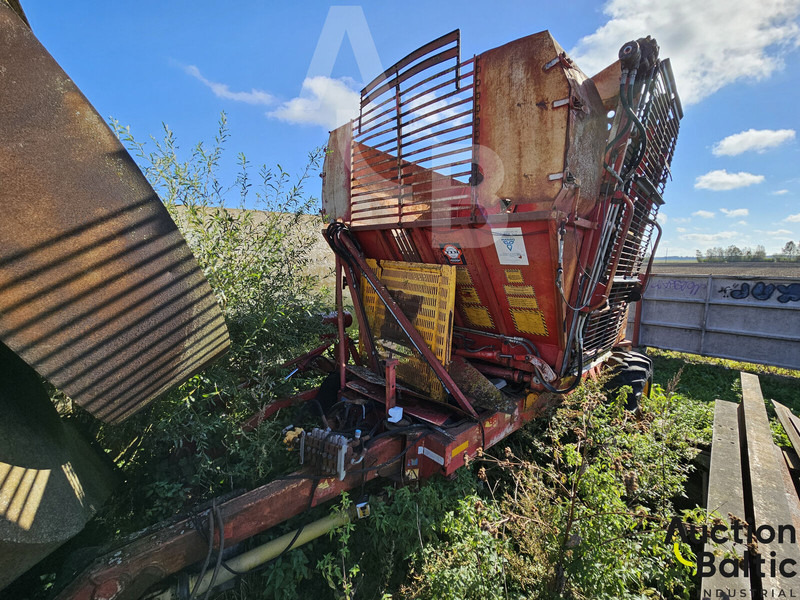 TIM Sugar beet harvester - Cosechadora de granos: foto 4 TIM Sugar beet harvester - Cosechadora de granos: foto 4