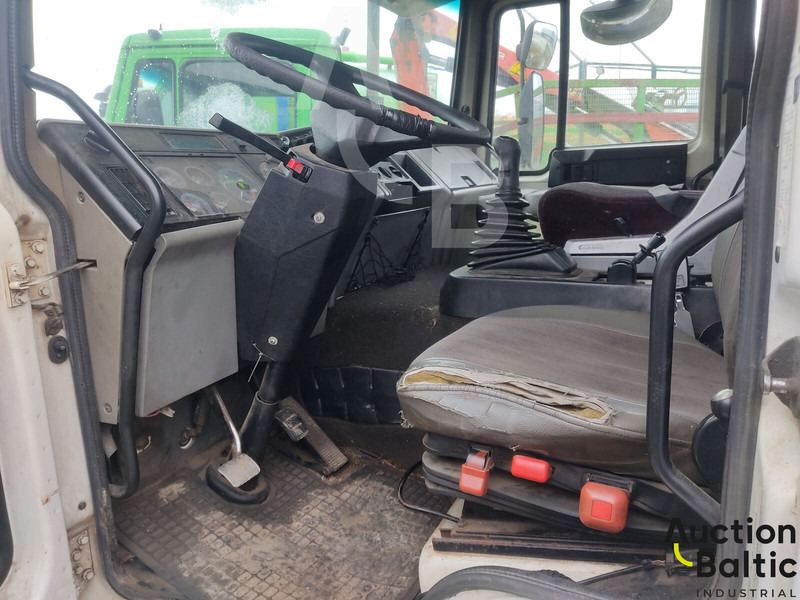 Volvo FL618 - Camión volquete, Camión grúa: foto 5 Volvo FL618 - Camión volquete, Camión grúa: foto 5