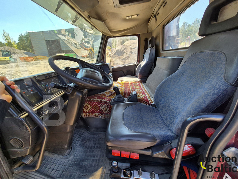 Camión portacontenedor de cadenas Volvo FM12: foto 6