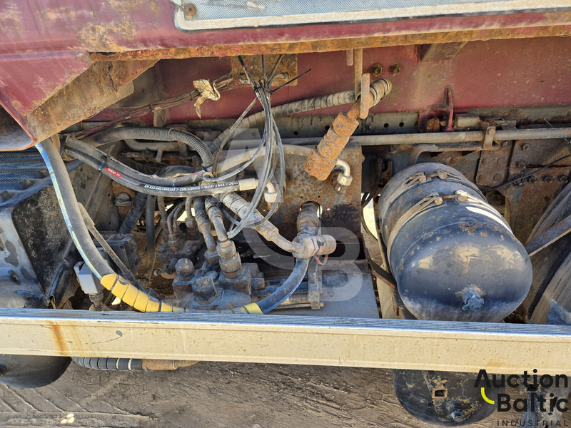 Camión portacontenedor de cadenas Volvo FM12: foto 15