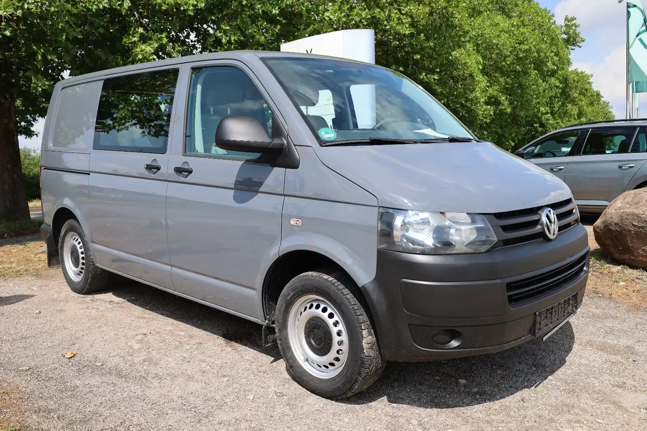 Volkswagen T5 Transporter Kasten-Kombi 2.0 TDI/EU5/5-Sitze - Coche: foto 2 Volkswagen T5 Transporter Kasten-Kombi 2.0 TDI/EU5/5-Sitze - Coche: foto 2