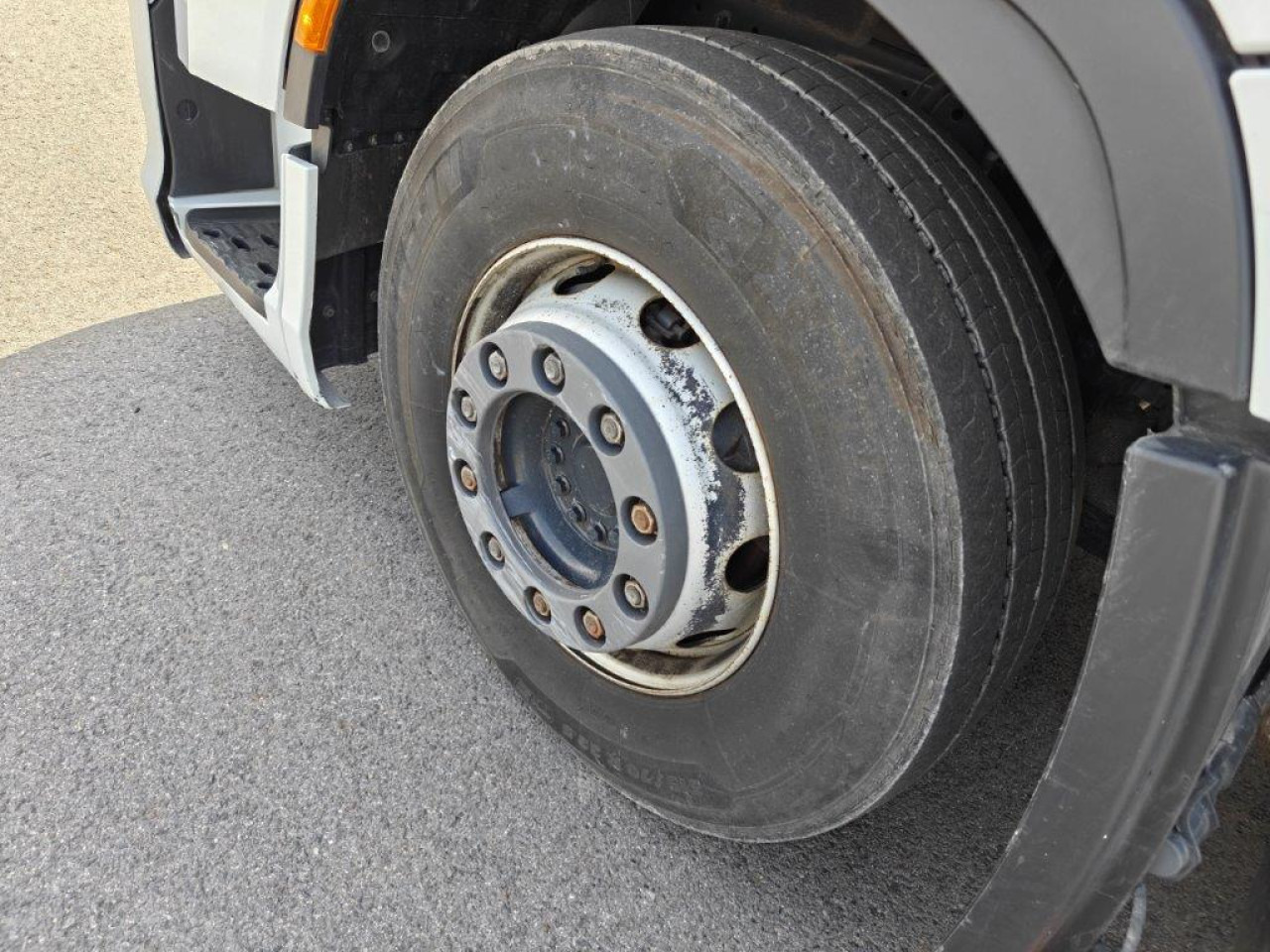 IVECO Stralis AS440S46T/P2LNG Euro6 Intarder Klima - Cabeza tractora: foto 5 IVECO Stralis AS440S46T/P2LNG Euro6 Intarder Klima - Cabeza tractora: foto 5
